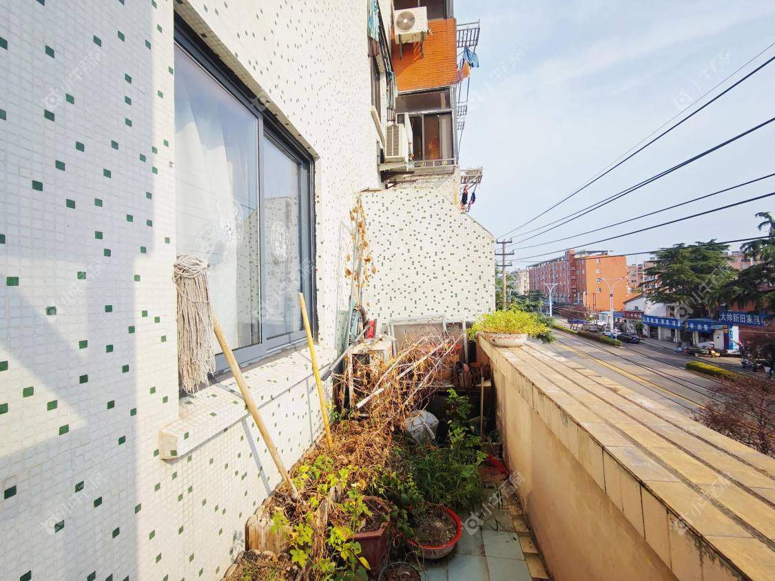 镇江东风建筑公司住宅楼在售二手房源室内图_小牛看房