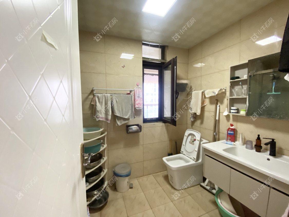 镇江滨河凤凰城在售二手房源室内图_小牛看房