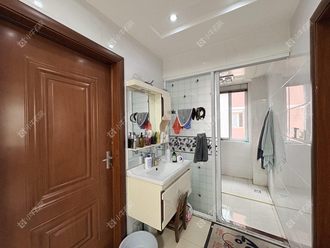 镇江凰嘉花苑在售二手房源室内图_小牛看房