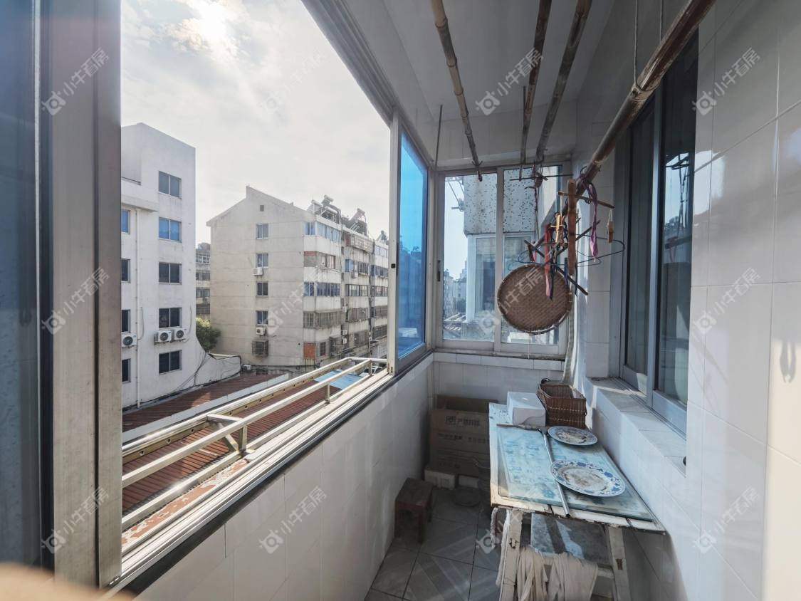 镇江凤凰新村在售二手房源室内图_小牛看房