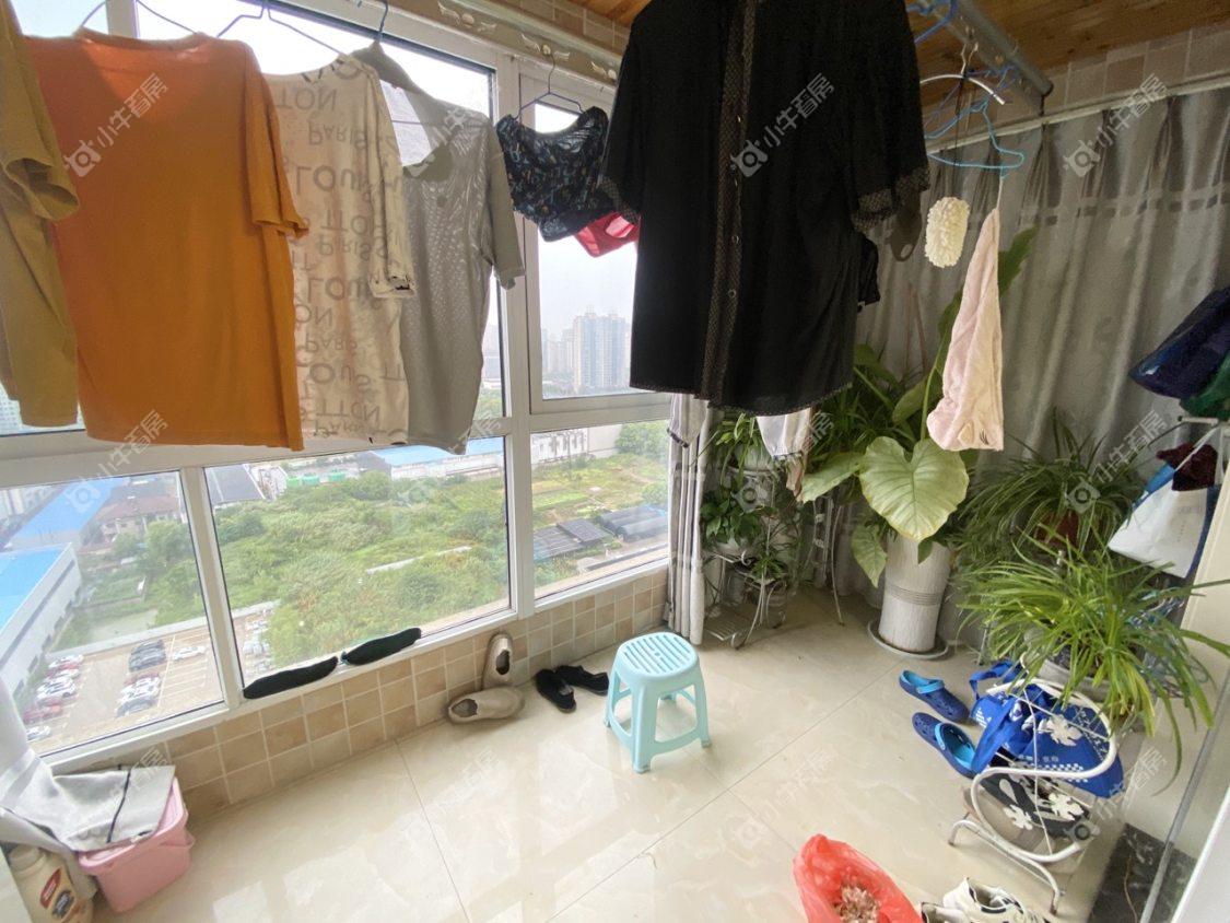 镇江东方盛世在售二手房源室内图_小牛看房