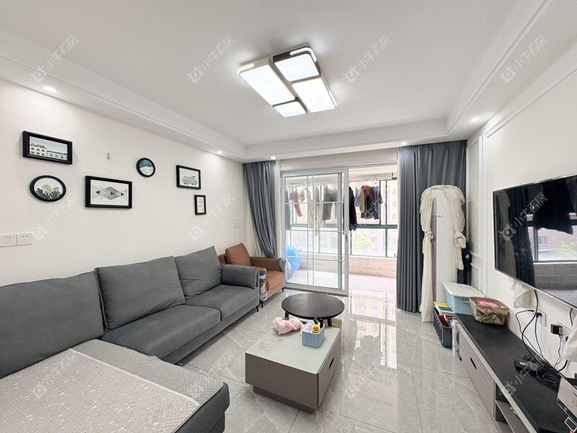 镇江粤港臻园在售二手房源室内图_小牛看房