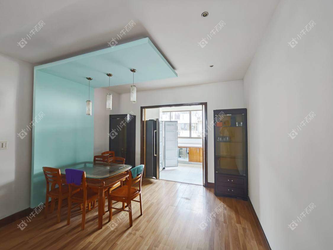 镇江金凤凰在售二手房源室内图_小牛看房