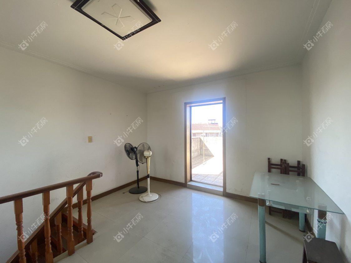 镇江金香花园在售二手房源室内图_小牛看房