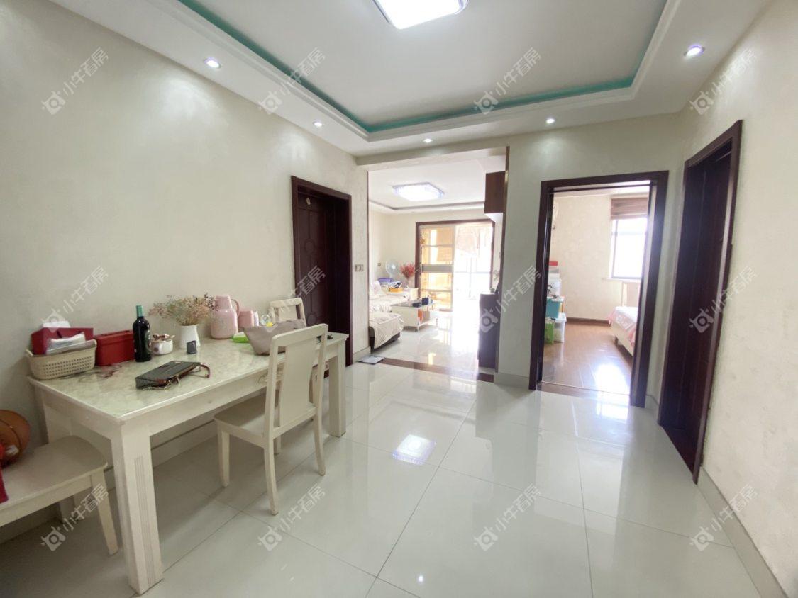 镇江华都锦城在售二手房源室内图_小牛看房