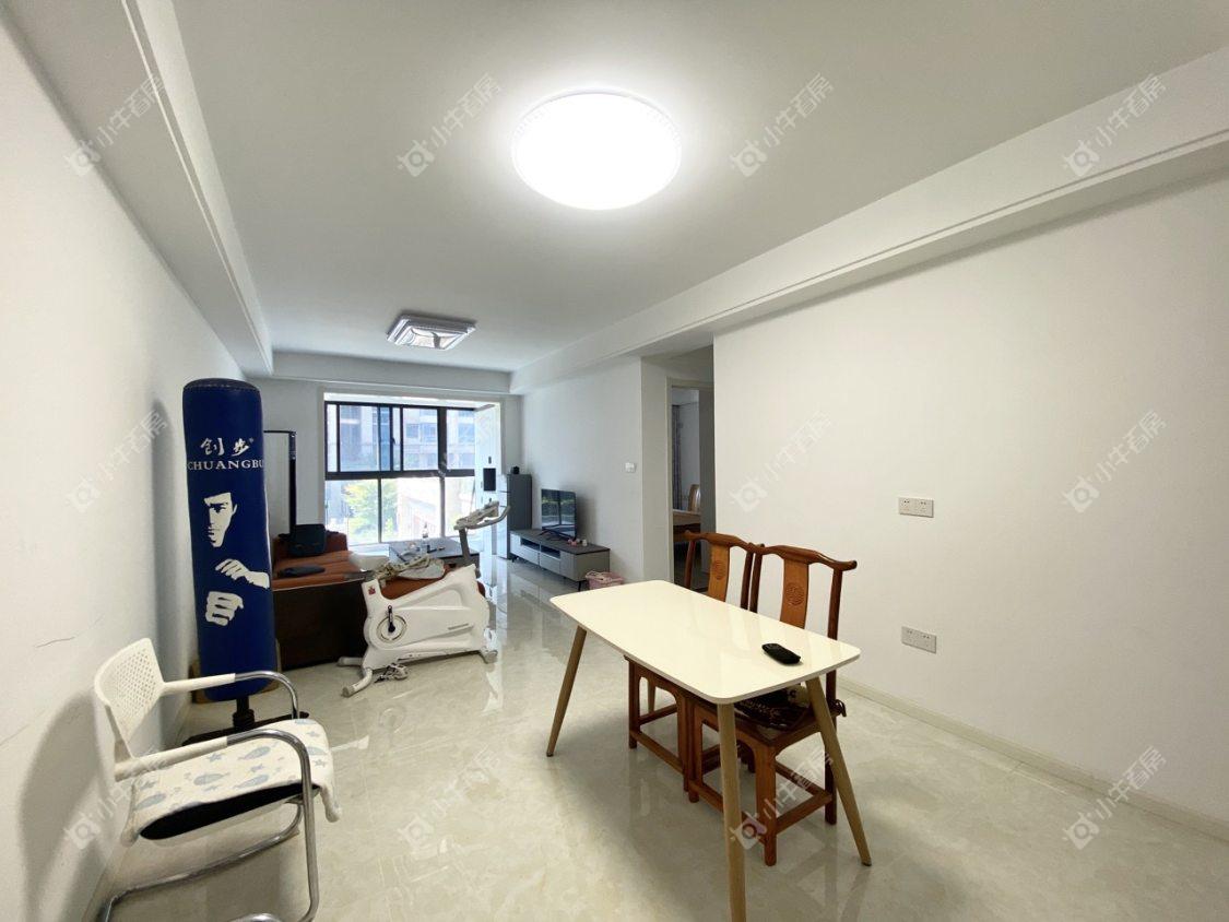 镇江碧桂园樾府在售二手房源室内图_小牛看房