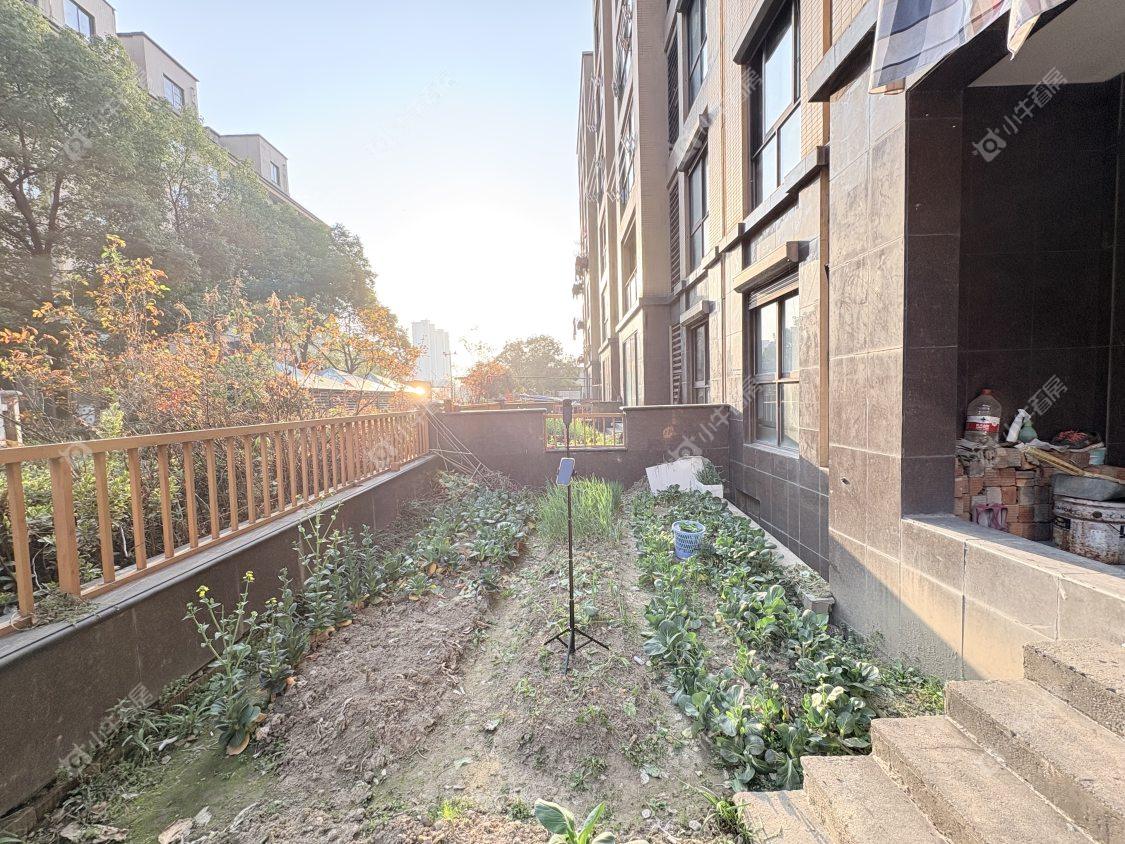 镇江领秀花都在售二手房源室内图_小牛看房