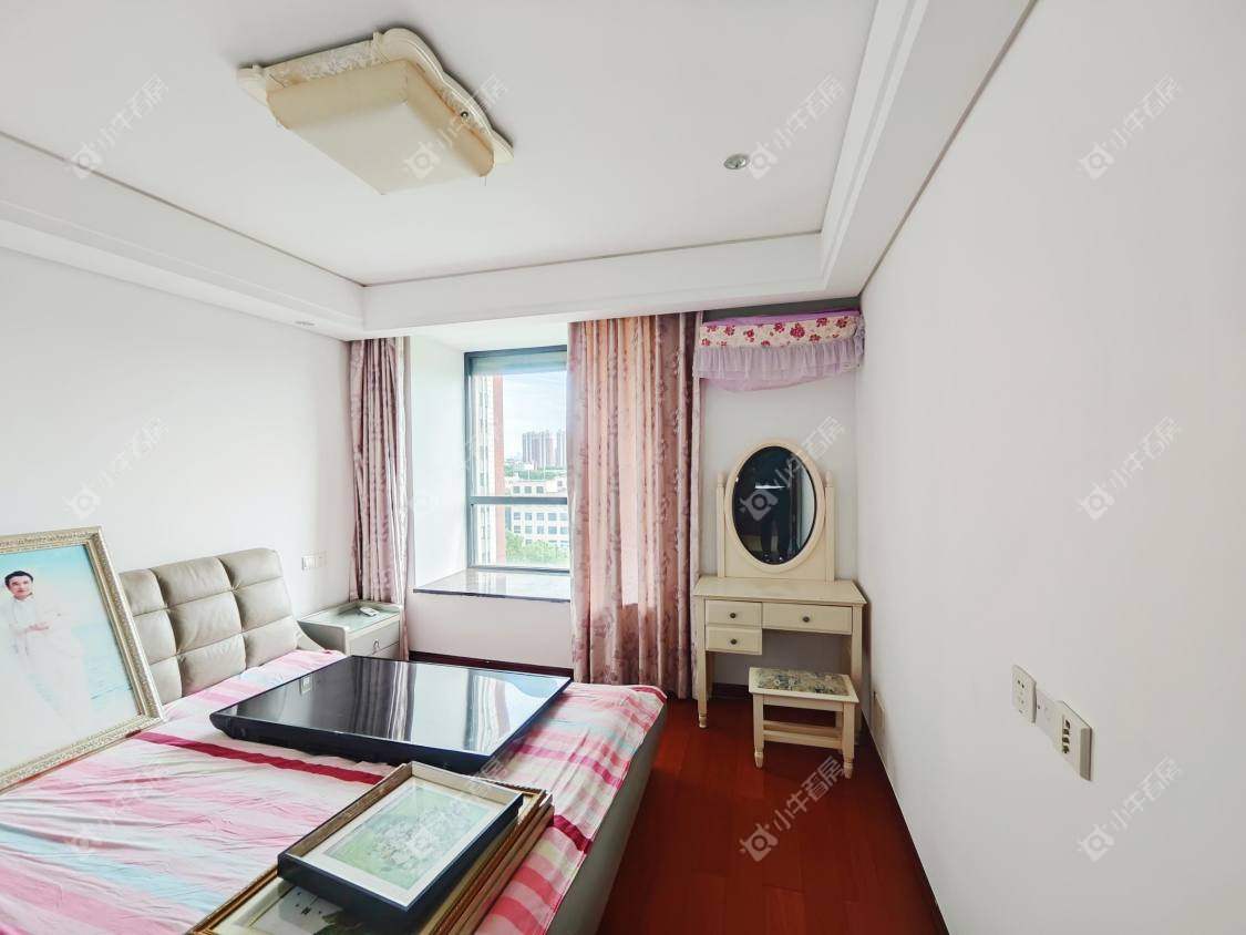 镇江凤凰国际在售二手房源室内图_小牛看房