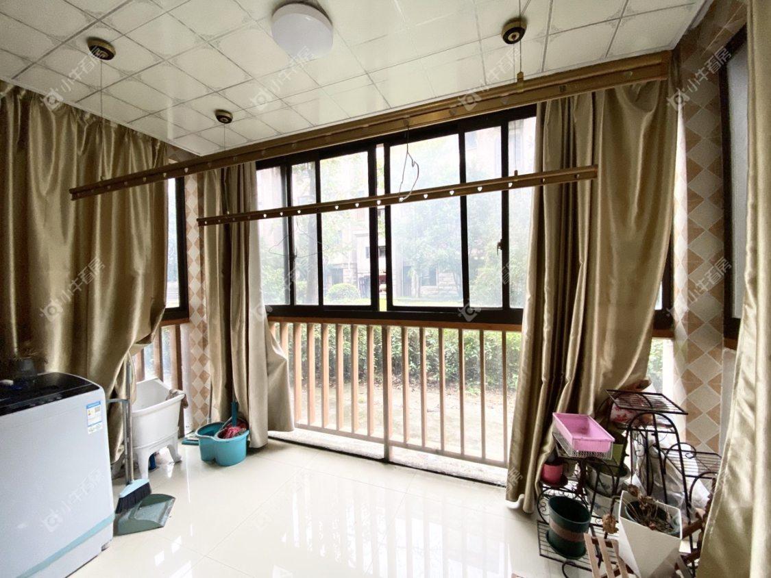 镇江世纪豪都在售二手房源室内图_小牛看房