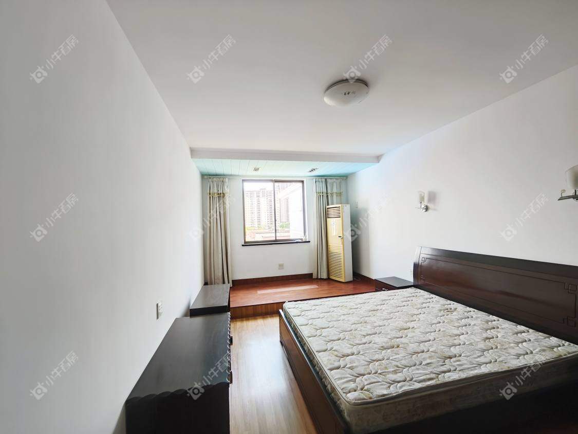 镇江金凤凰在售二手房源室内图_小牛看房