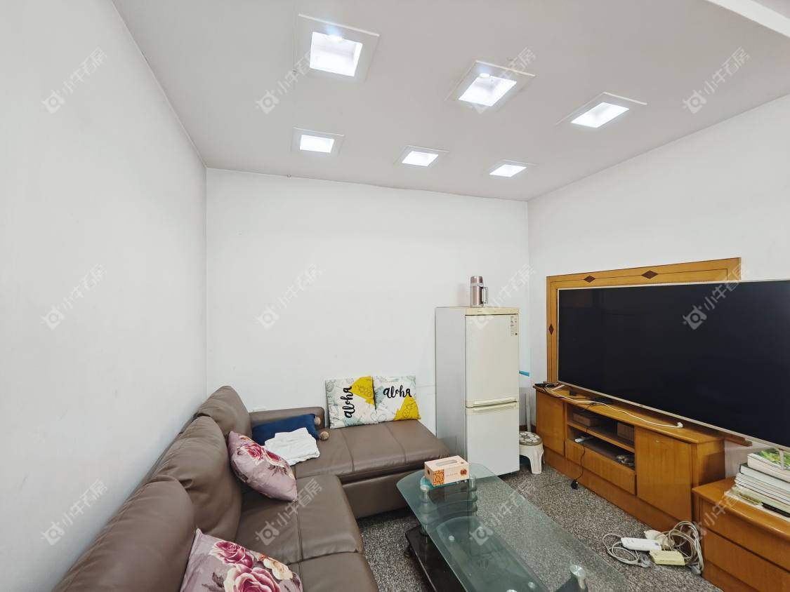 镇江化肥小区在售二手房源室内图_小牛看房