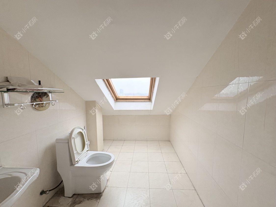 镇江世纪豪都在售二手房源室内图_小牛看房