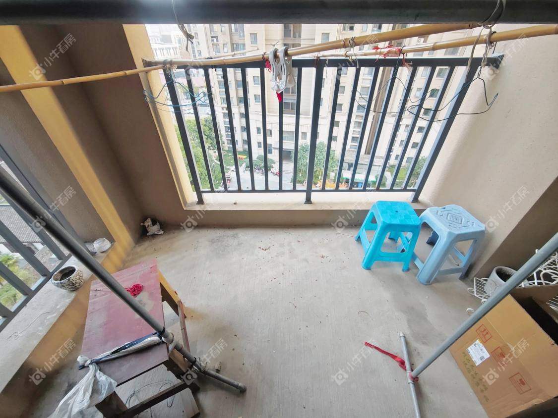 镇江荣城国际一期在售二手房源室内图_小牛看房