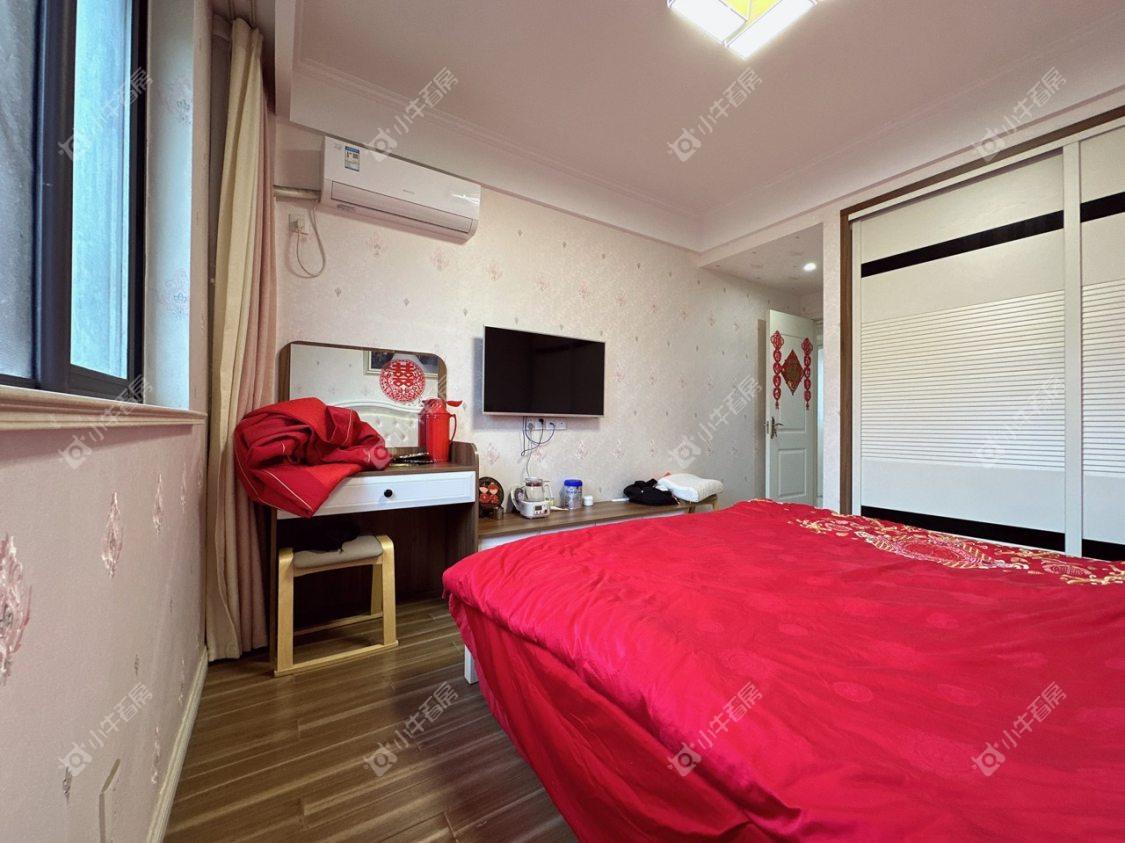 镇江世纪豪都在售二手房源室内图_小牛看房