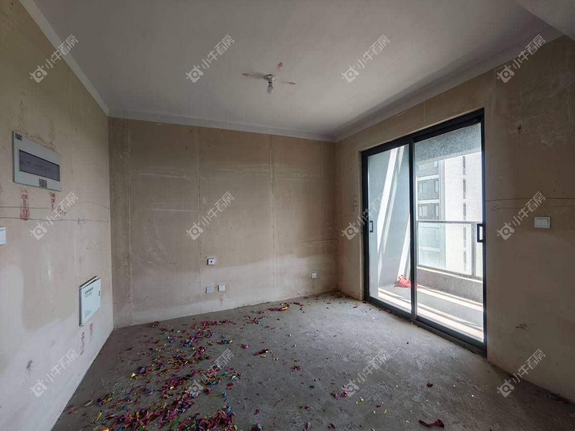 镇江融创华南映在售二手房源室内图_小牛看房