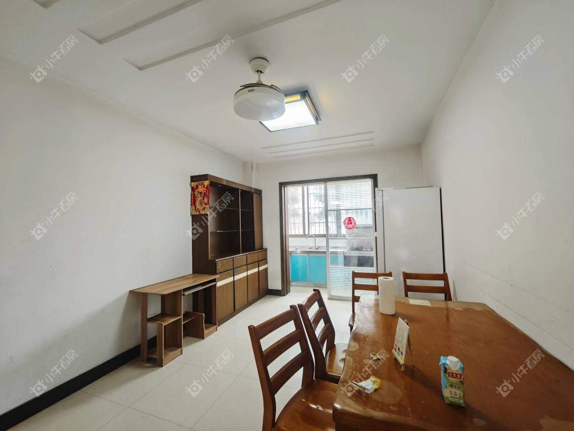 镇江金凤凰在售二手房源室内图_小牛看房