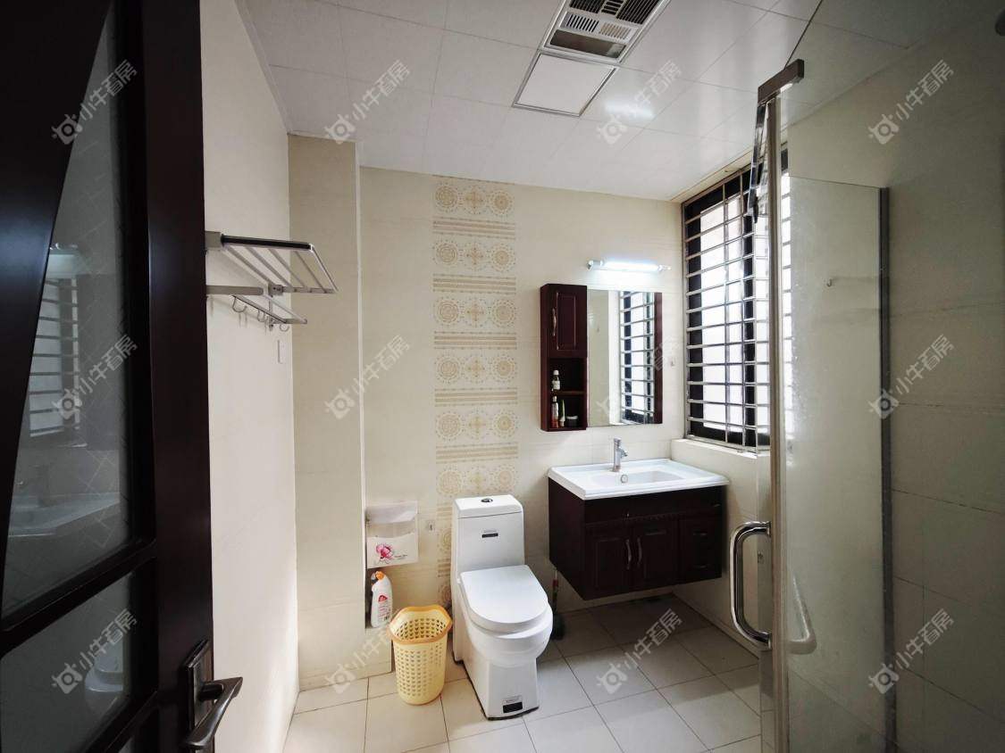 镇江世纪豪都在售二手房源室内图_小牛看房