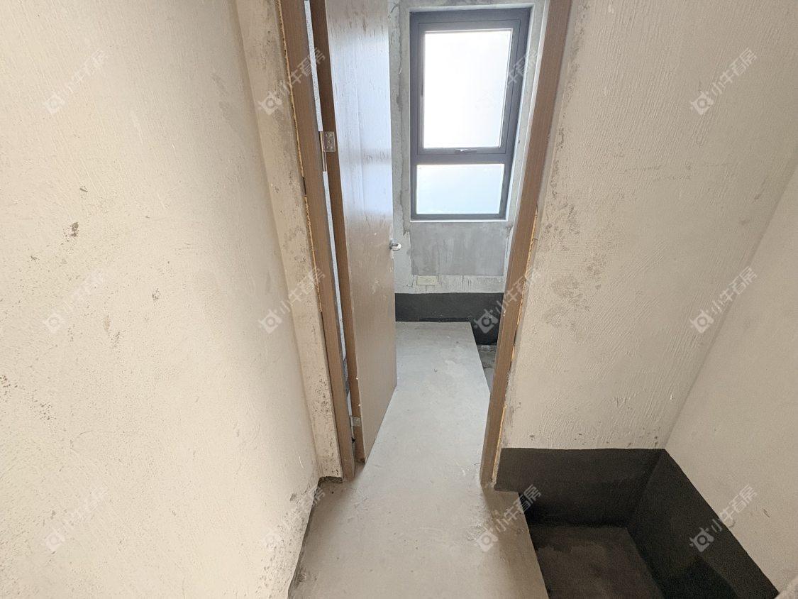 镇江融创华南映在售二手房源室内图_小牛看房