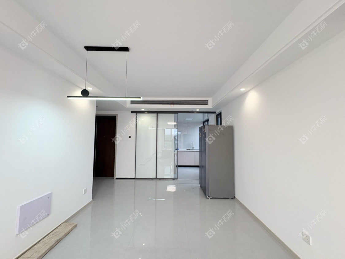 镇江融创华南映在售二手房源室内图_小牛看房