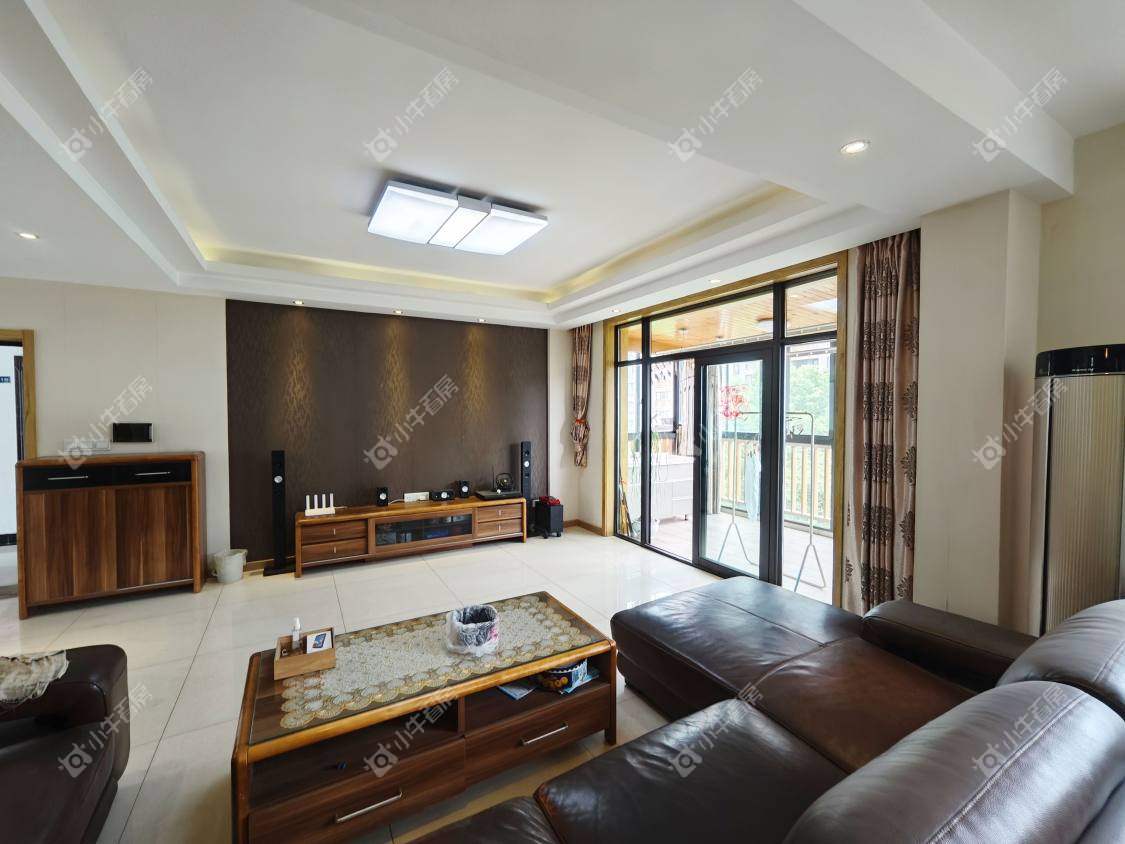 镇江世纪豪都在售二手房源室内图_小牛看房