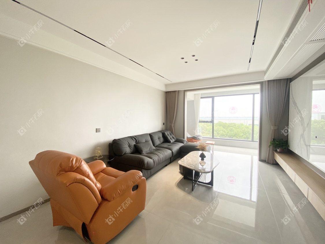 镇江融创华南映在售二手房源室内图_小牛看房