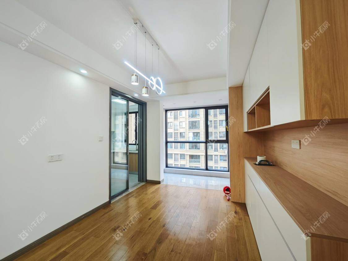 镇江汇金天地在售二手房源室内图_小牛看房