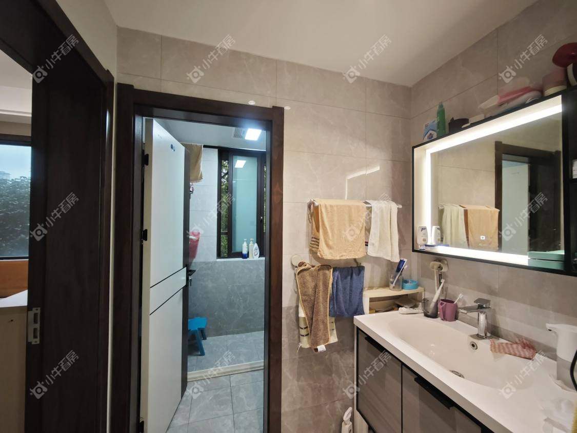 镇江滨河凤凰城在售二手房源室内图_小牛看房