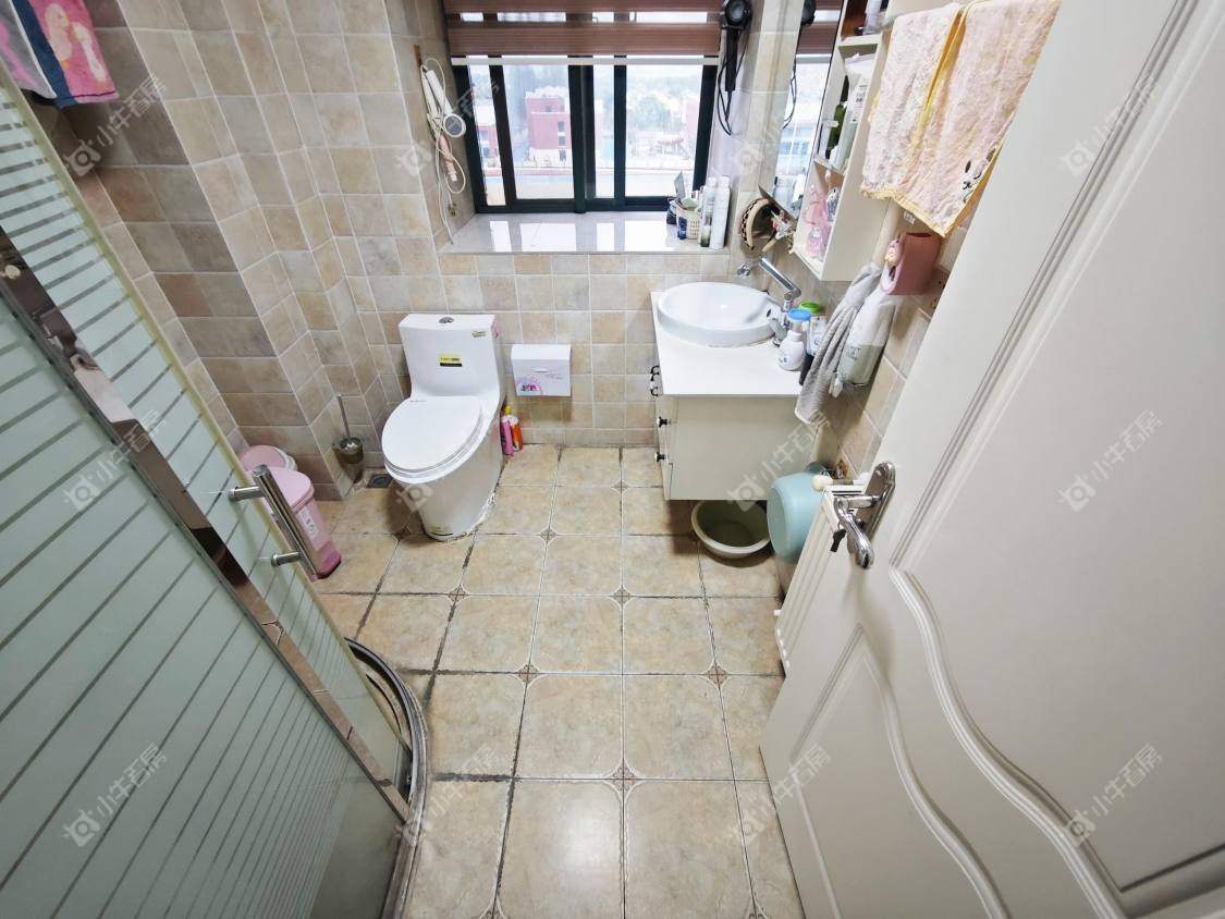 镇江东方盛世在售二手房源室内图_小牛看房