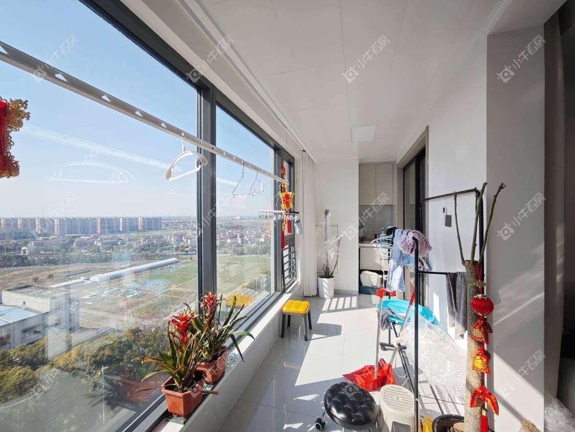 镇江融创华南映在售二手房源室内图_小牛看房