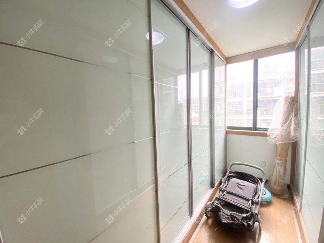 镇江芳草苑在售二手房源室内图_小牛看房