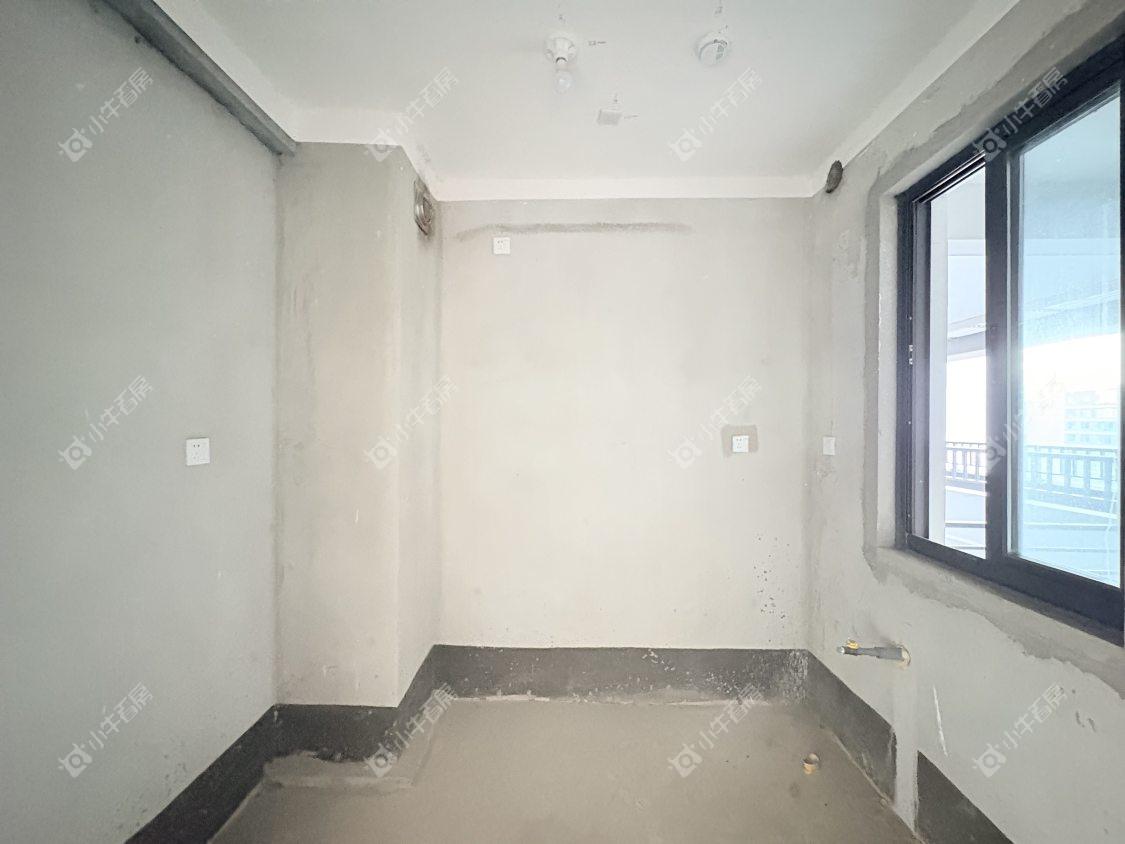 镇江融创华南映在售二手房源室内图_小牛看房