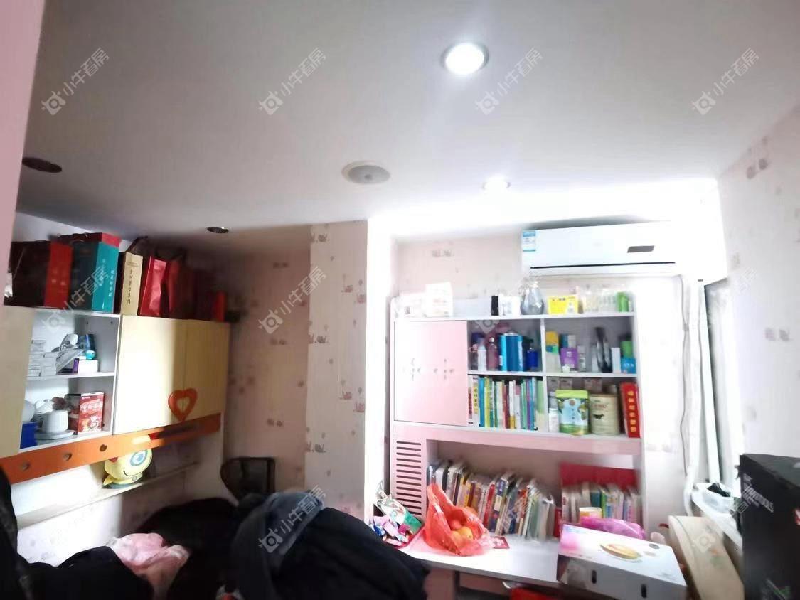 镇江名都新贵在售二手房源室内图_小牛看房