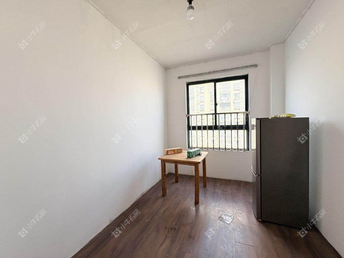 镇江东方盛世在售二手房源室内图_小牛看房