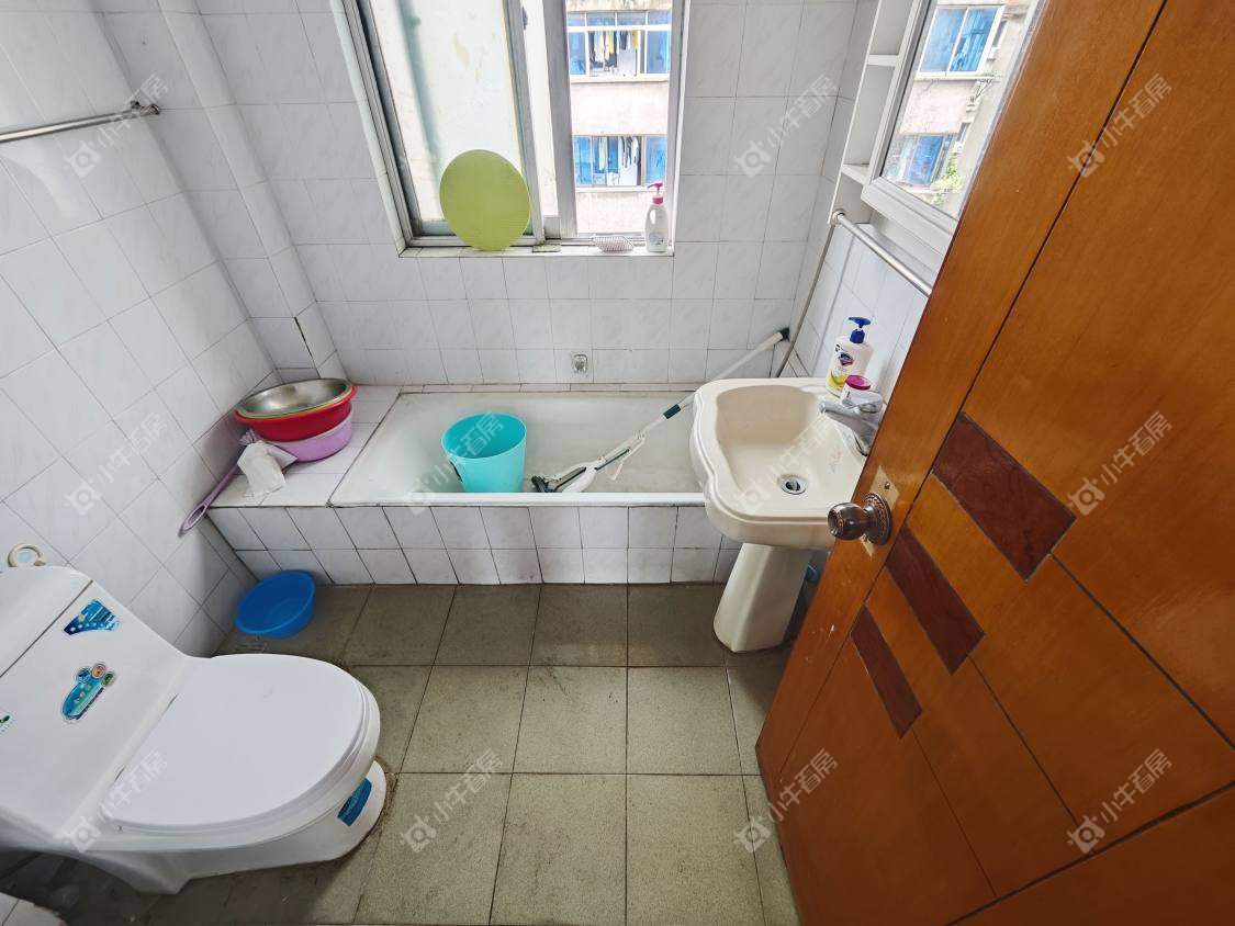 镇江化肥小区在售二手房源室内图_小牛看房