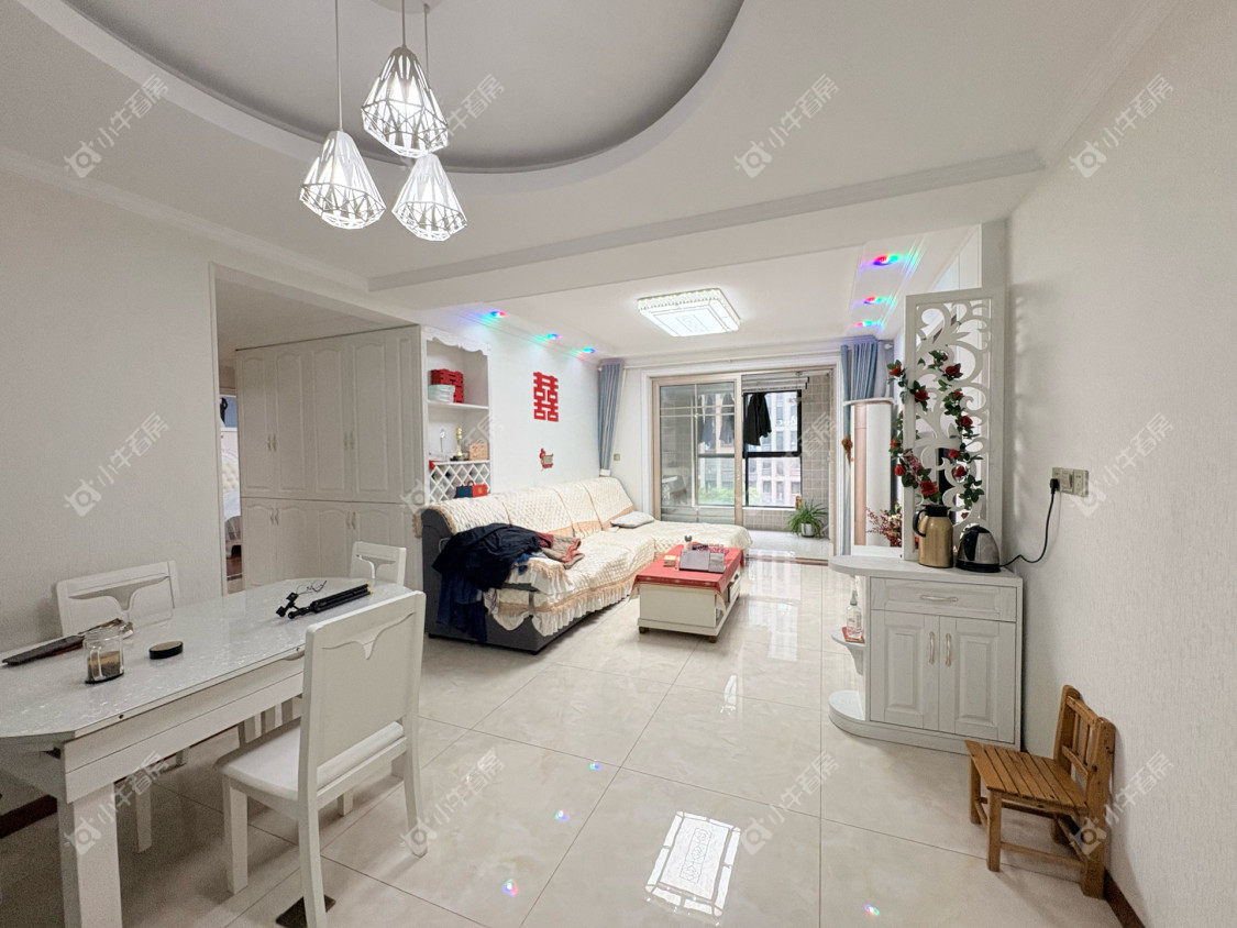 镇江滨河凤凰城在售二手房源室内图_小牛看房