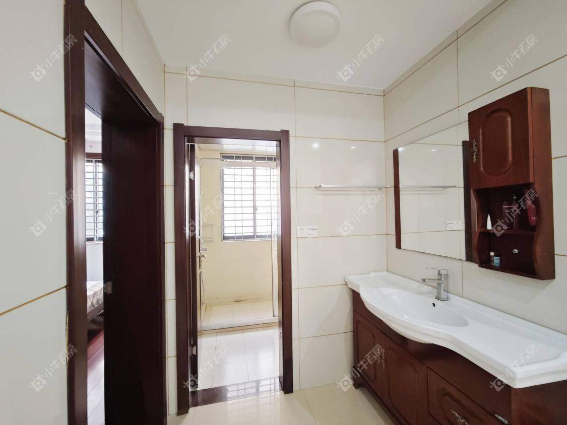 镇江世纪豪都在售二手房源室内图_小牛看房