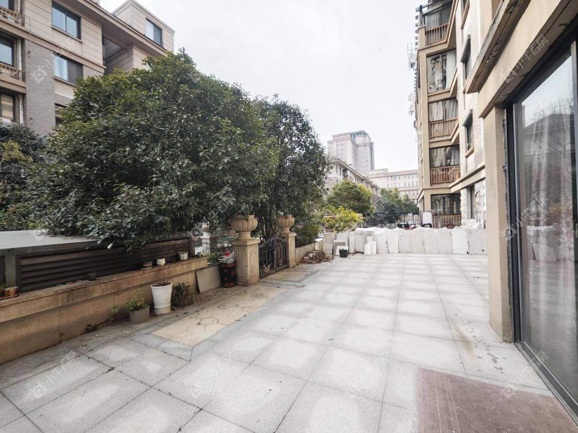 镇江世纪豪都在售二手房源室内图_小牛看房