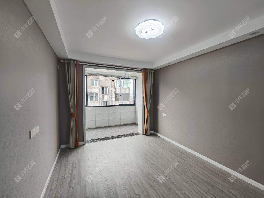 镇江凤凰新村在售二手房源室内图_小牛看房