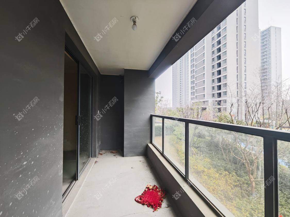 镇江融创华南映在售二手房源室内图_小牛看房