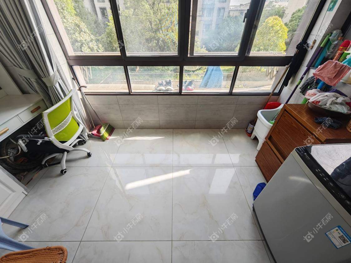 镇江滨河凤凰城在售二手房源室内图_小牛看房