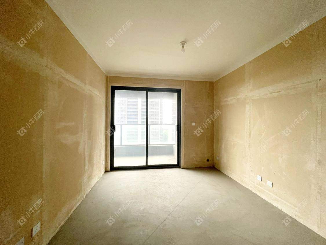 镇江融创华南映在售二手房源室内图_小牛看房