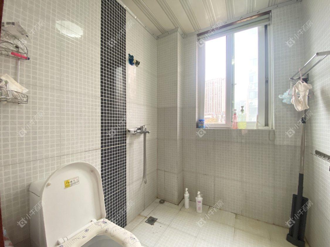 镇江东南新城在售二手房源室内图_小牛看房