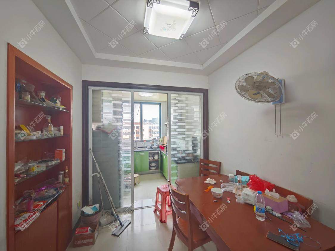 镇江芳草苑在售二手房源室内图_小牛看房